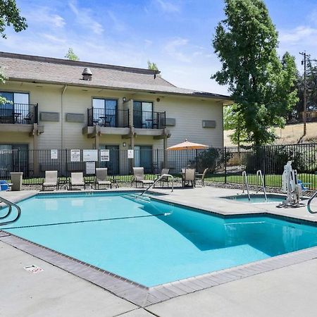 Best Western Plus Sonora Oaks Hotel And Conference Center Exterior photo