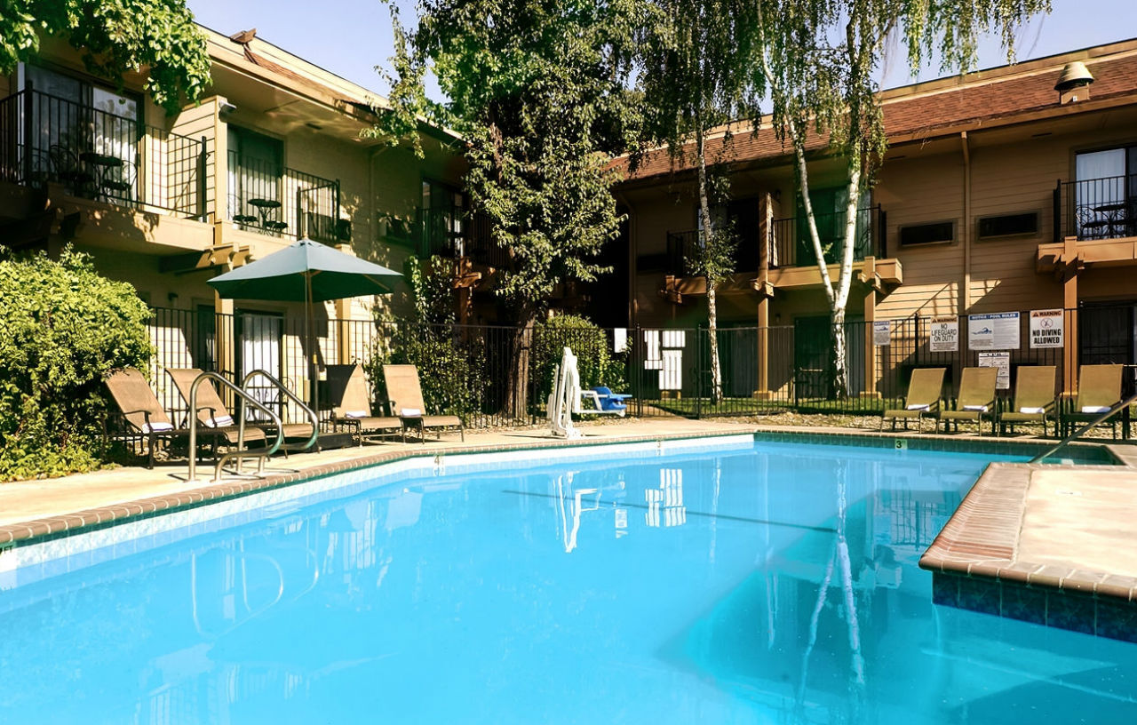 Best Western Plus Sonora Oaks Hotel And Conference Center Exterior photo